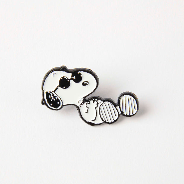 Peanuts Snoopy Slacker Enamel Pin