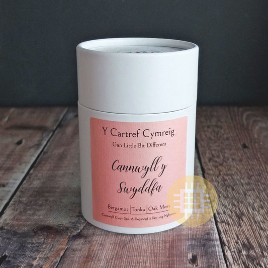 Cannwyll y Swyddfa Welsh Candle