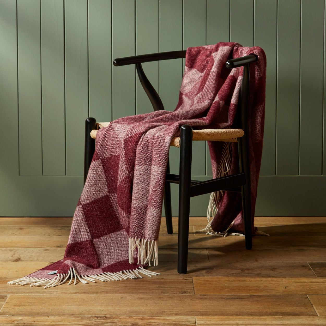Chilli Bijou Throw By Tweedmill