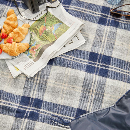 Tartan Polo Navy Bannockbane Picnic Rug By Tweedmill
