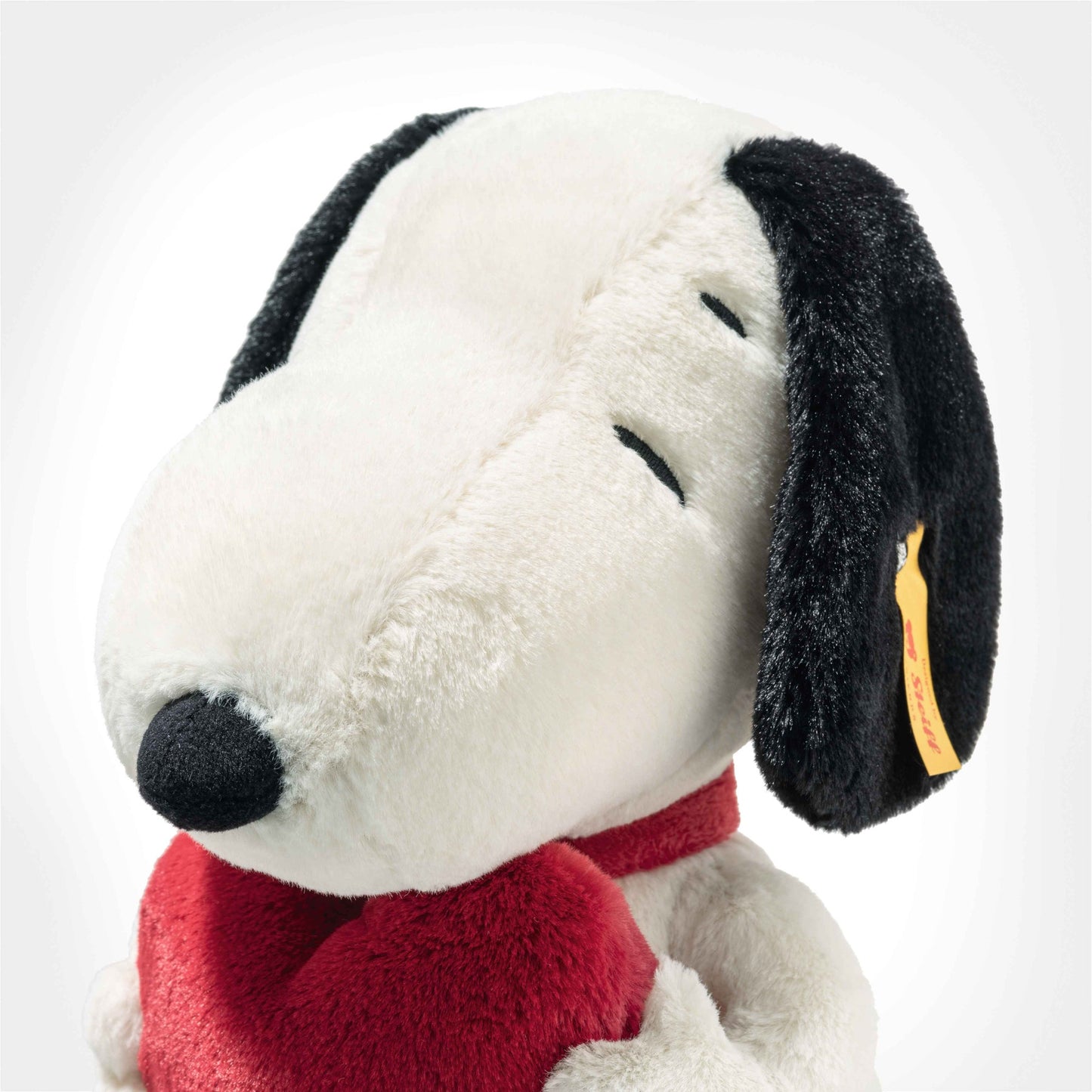 Snoopy Holding Love Heart By Steiff