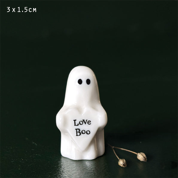 Standing Ghost 'Love Boo'