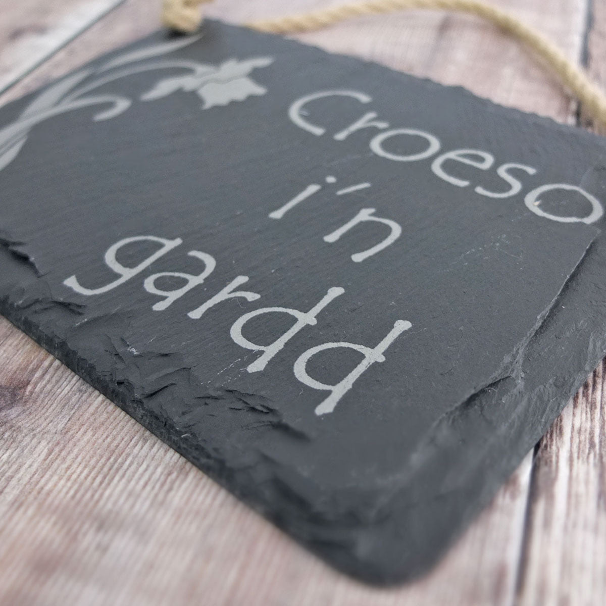 Croeso i'n Gardd Slate Hanging Medium By Slate House