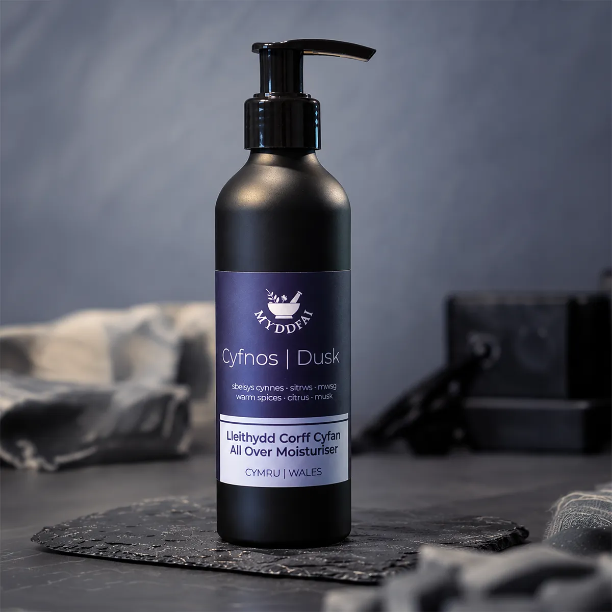 Dusk All Over Moisturiser y