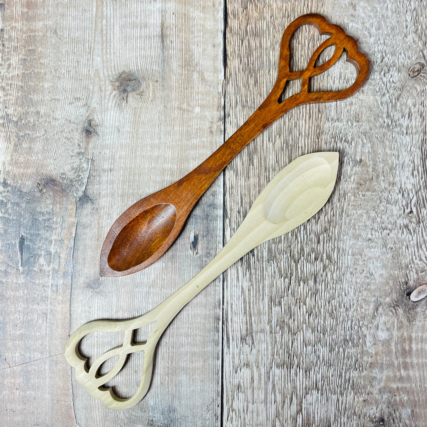 Interlocking Hearts, Medium - Medium Tone