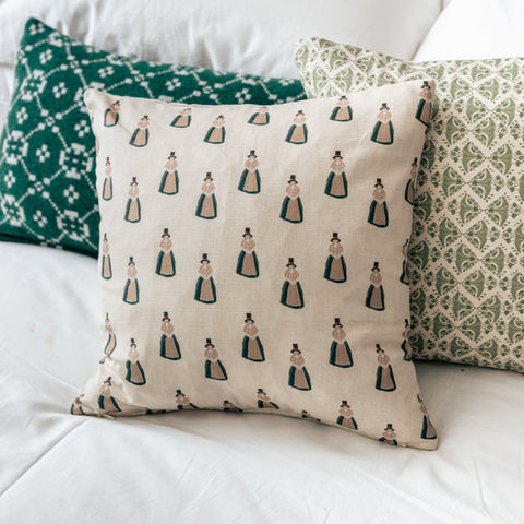 Pine Welsh lady Cushion