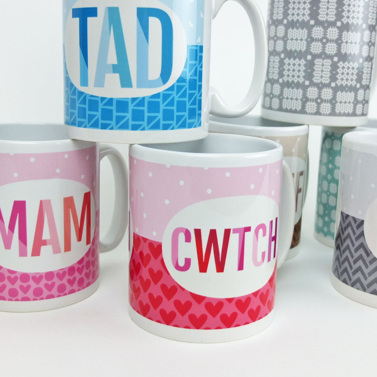 Cwtch Mug in Red and Pink