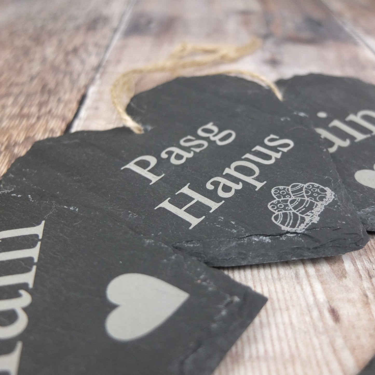 Medium Hanging Pasg Hapus Slate Heart