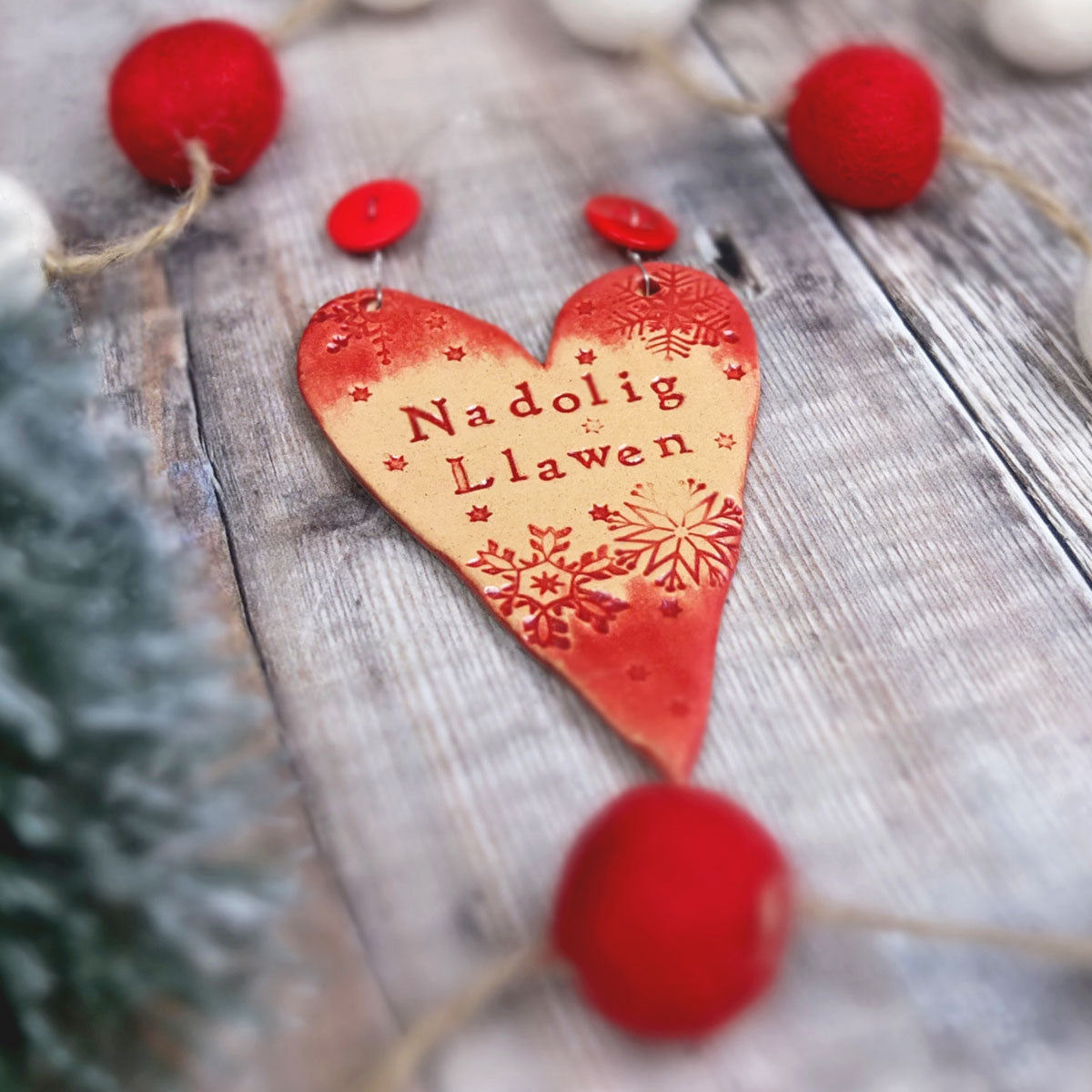 Christmas Ceramic Heart Nadolig Llawen