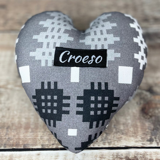 Grey Welsh Tapestry Print Croeso Heart Hanger